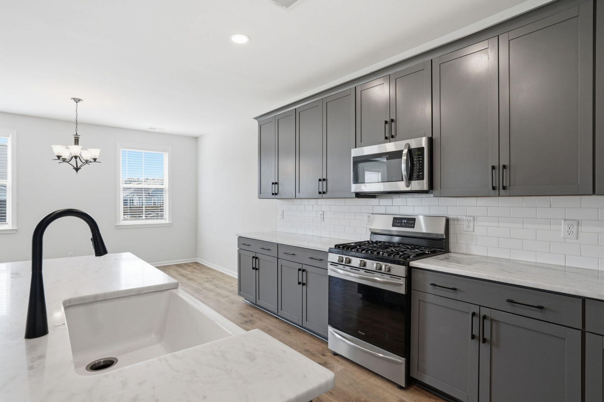227 Old Grove Avenue Photo 4
