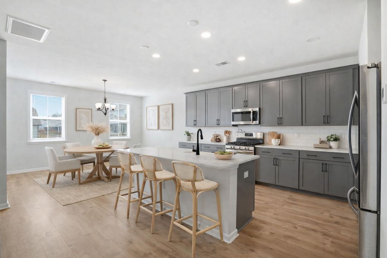 227 Old Grove Avenue Photo 4