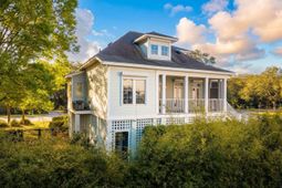 1603 Charlotte G Circle photo 4