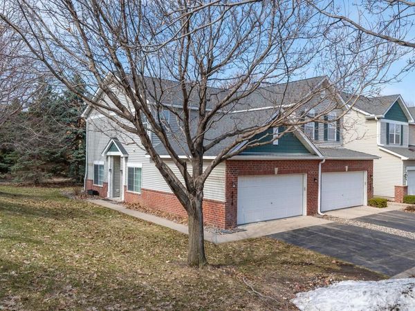 8010 Stratford Circle S, Shakopee, MN 55379