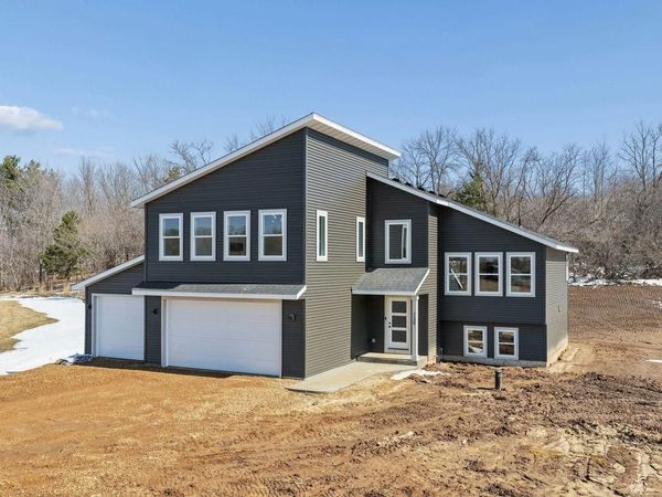 739 Magoo Road , Hudson, WI 54016