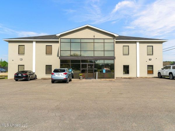 2 W Lakeview Drive, Columbia, MS 39429