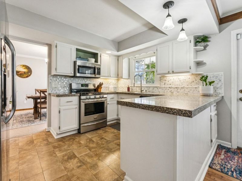 1435 Havencrest Court, Columbus, OH 43220 Photo 12