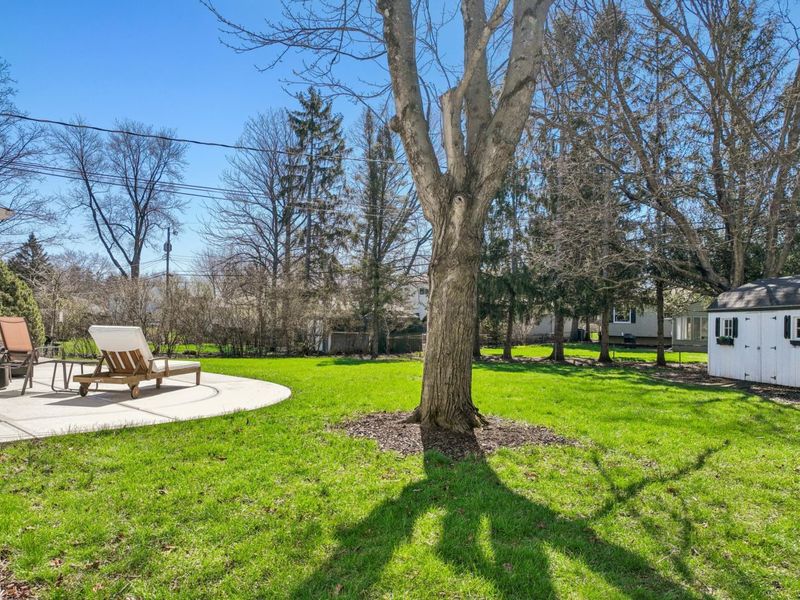 1435 Havencrest Court, Columbus, OH 43220 Photo 3