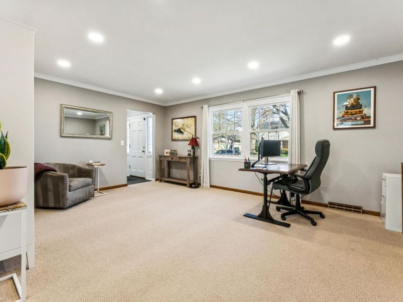 1435 Havencrest Court, Columbus, OH 43220 Photo 9