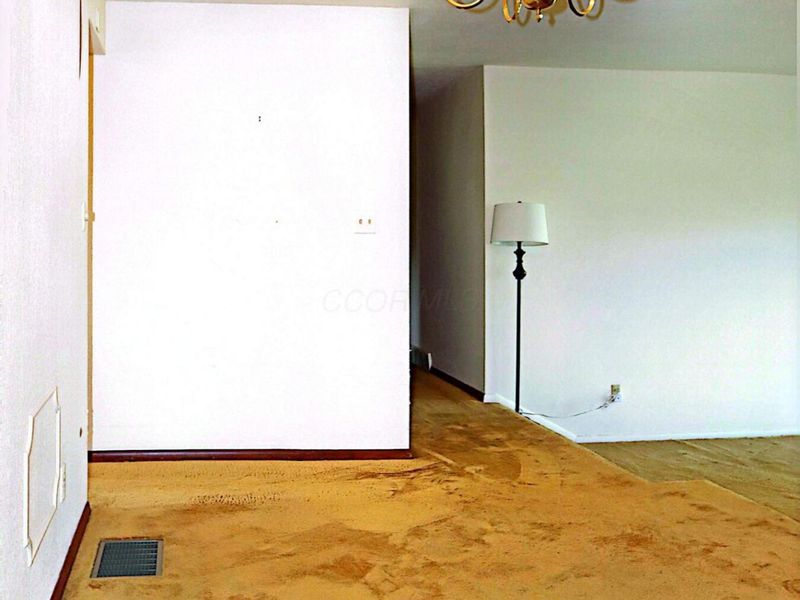 1522 Devonhurst Drive, Columbus, OH 43232 Photo 11