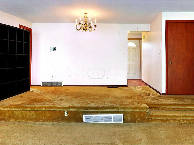 1522 Devonhurst Drive, Columbus, OH 43232 Photo 12