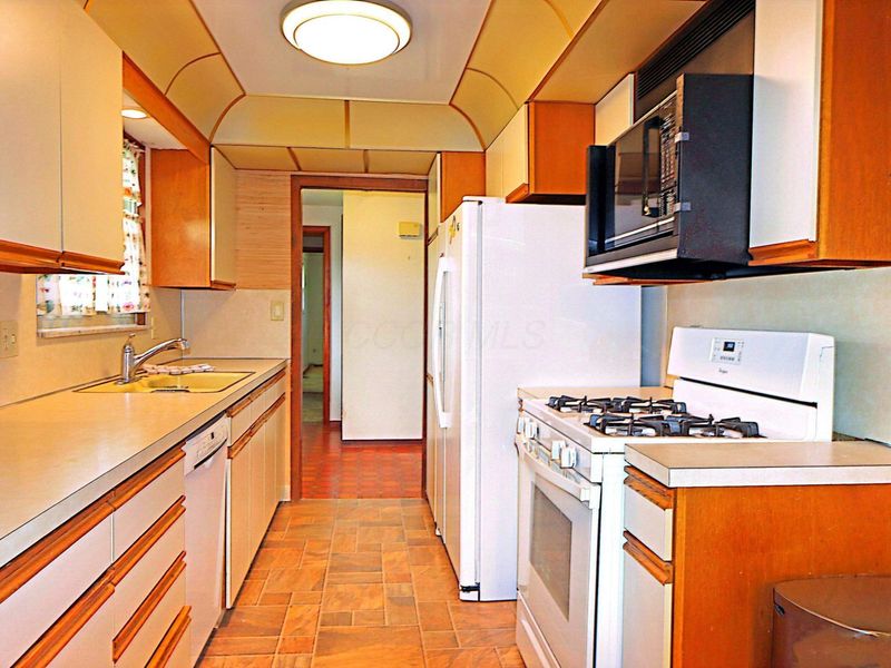 1522 Devonhurst Drive, Columbus, OH 43232 Photo 4