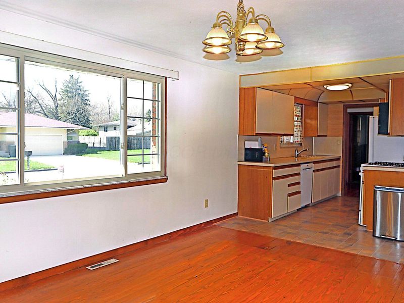 1522 Devonhurst Drive, Columbus, OH 43232 Photo 7