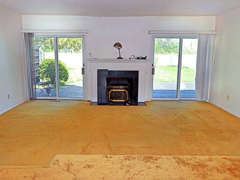 1522 Devonhurst Drive, Columbus, OH 43232 Photo 9