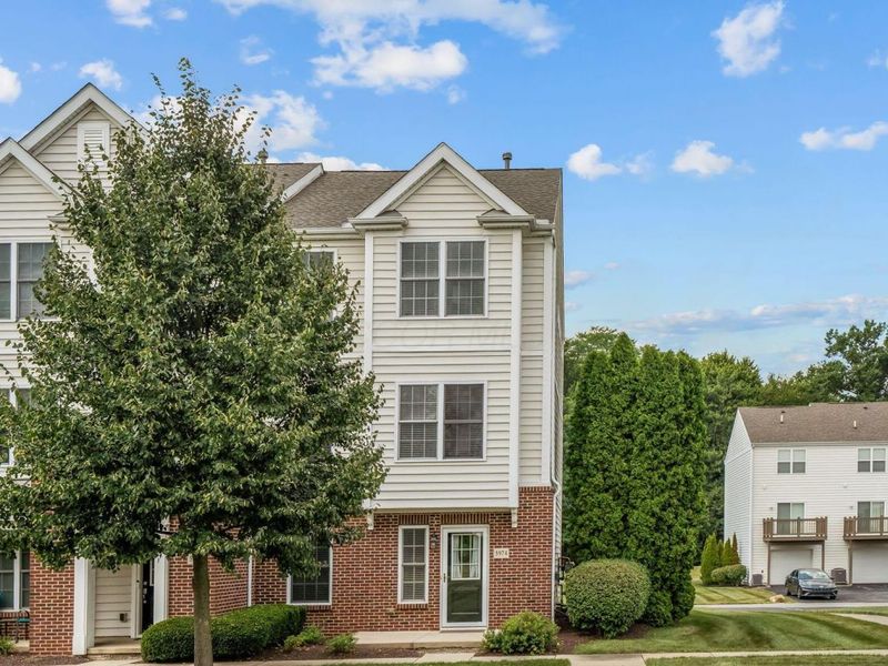 5974 Woodshire Drive, Unit 201, Westerville, OH 43081 Photo 1