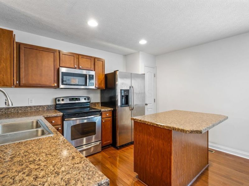 5974 Woodshire Drive, Unit 201, Westerville, OH 43081 Photo 10