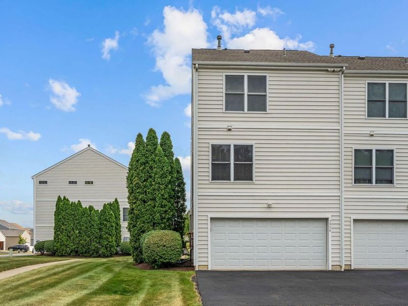 5974 Woodshire Drive, Unit 201, Westerville, OH 43081 Photo 3