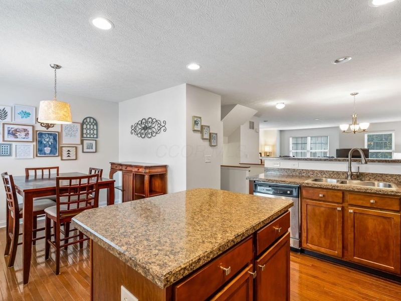 5974 Woodshire Drive, Unit 201, Westerville, OH 43081 Photo 9