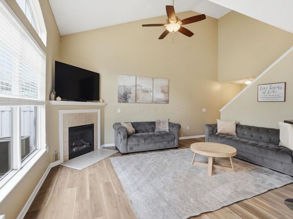 33 Lakes At Cheshire Drive, Delaware, OH 43015