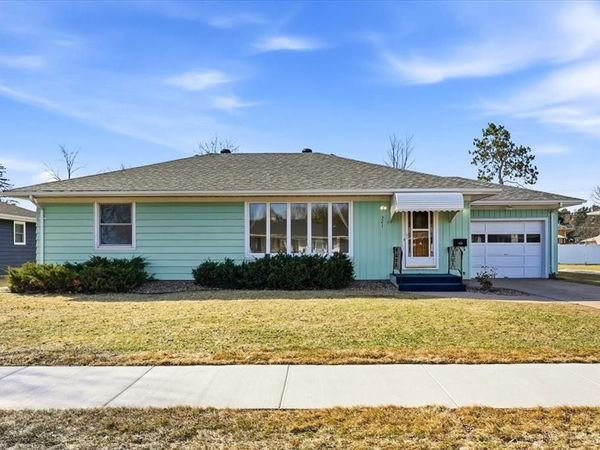 321 W Tyler Avenue, Eau Claire, WI 54701