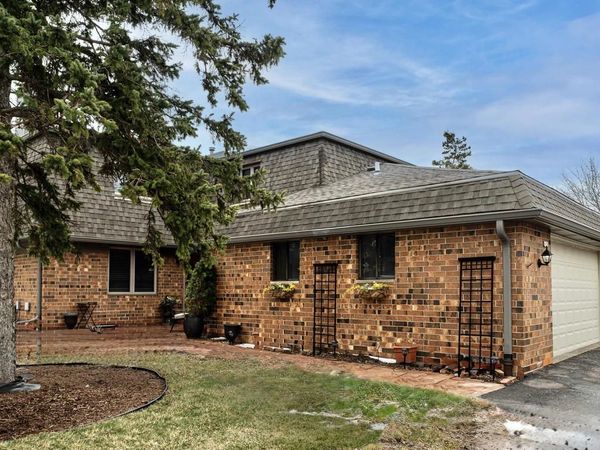 8179 S Forest Hills CIRCLE, Franklin, WI 53132