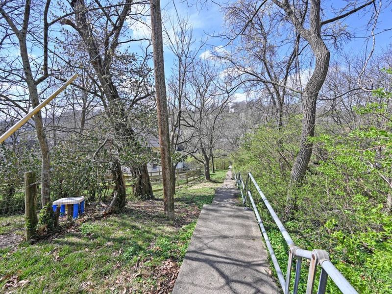 582 Empress Avenue, Cincinnati, OH 45226 Photo 51