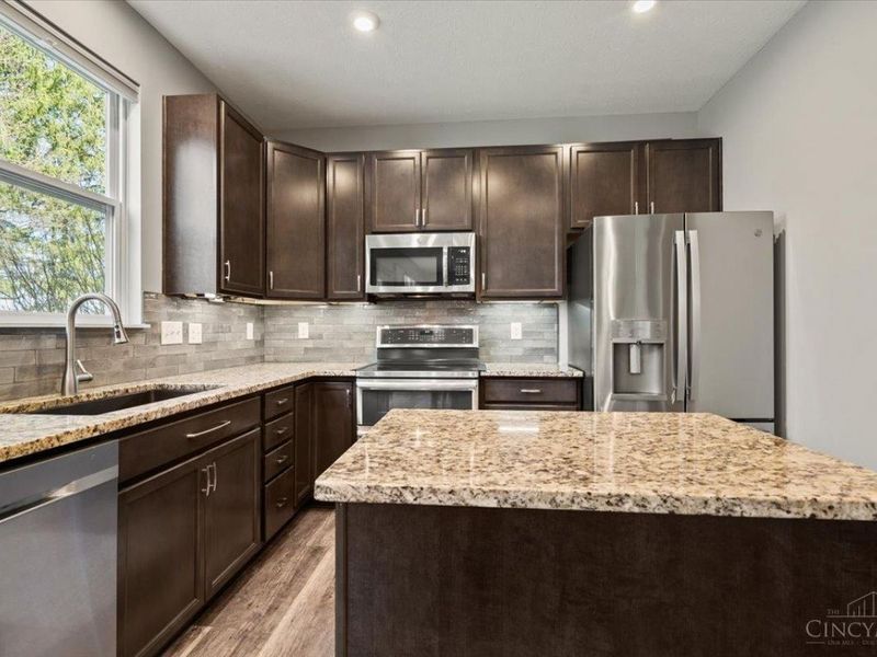 5805 Turning Leaf Way, Maineville, OH 45039 Photo 14