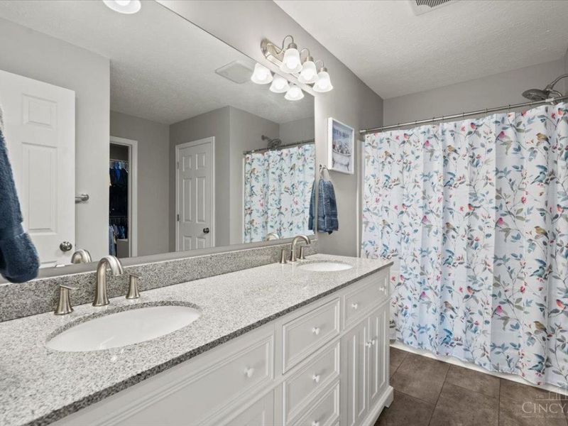 5805 Turning Leaf Way, Maineville, OH 45039 Photo 20