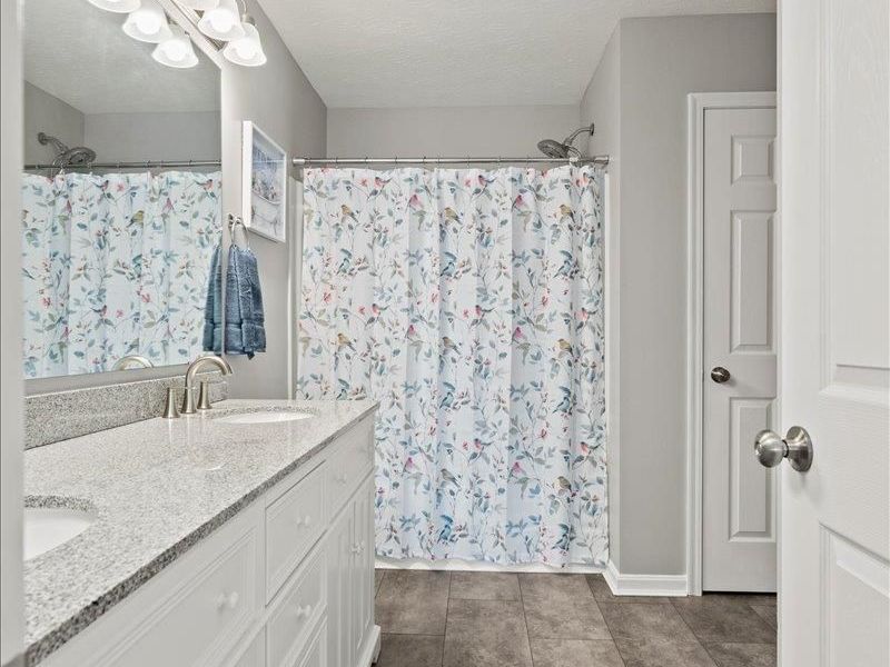 5805 Turning Leaf Way, Maineville, OH 45039 Photo 21