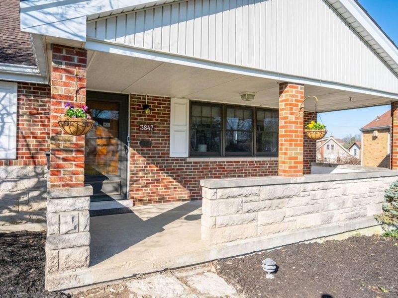 3847 Maywood Court, Cincinnati, OH 45211 Photo 2