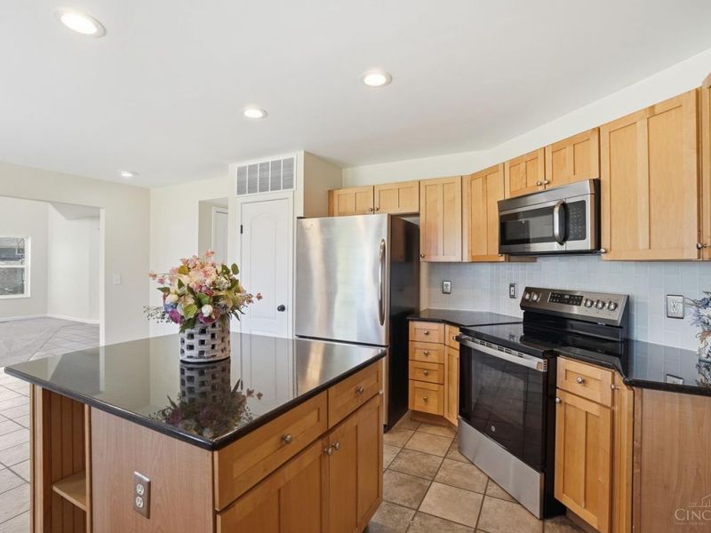 415 Forest Edge Drive, South Lebanon, OH 45065 Photo 12