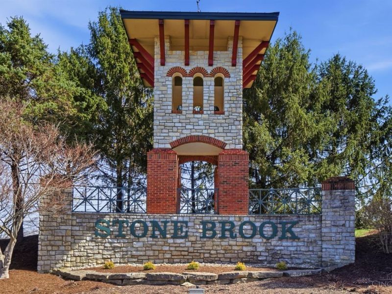 415 Forest Edge Drive, South Lebanon, OH 45065 Photo 2