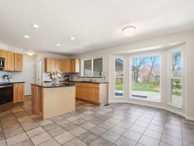 415 Forest Edge Drive, South Lebanon, OH 45065 Photo 7