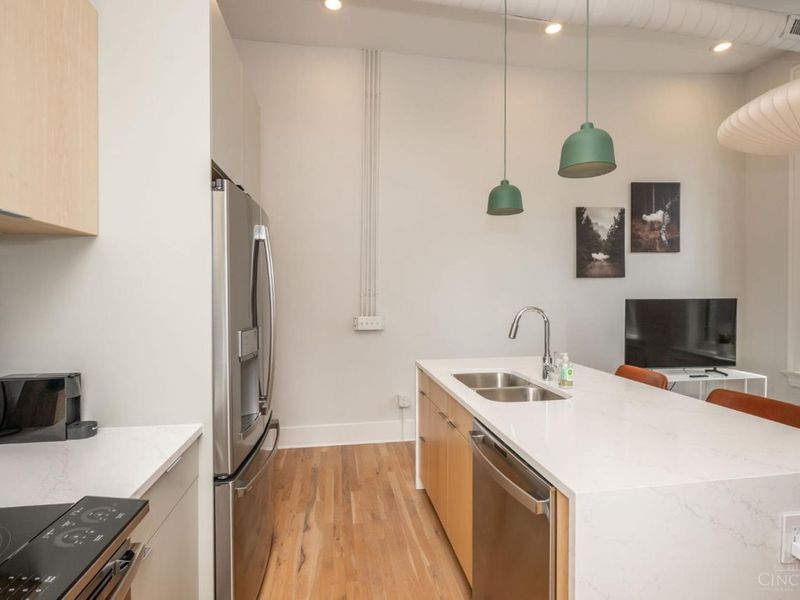 915 Vine Street, Unit 303, Cincinnati, OH 45202 Photo 9