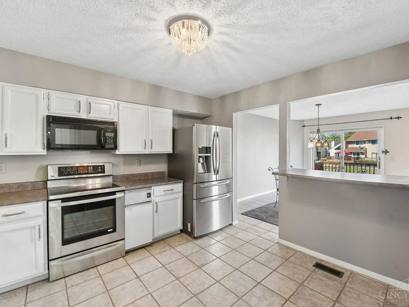 9321 Hunters Creek Drive, Unit 501, Blue Ash, OH 45242 Photo 18