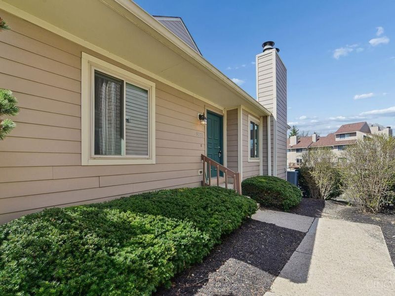 9321 Hunters Creek Drive, Unit 501, Blue Ash, OH 45242 Photo 2