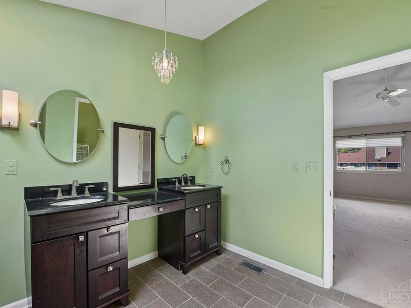 9321 Hunters Creek Drive, Unit 501, Blue Ash, OH 45242 Photo 26