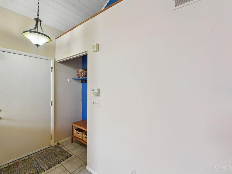 9321 Hunters Creek Drive, Unit 501, Blue Ash, OH 45242 Photo 5