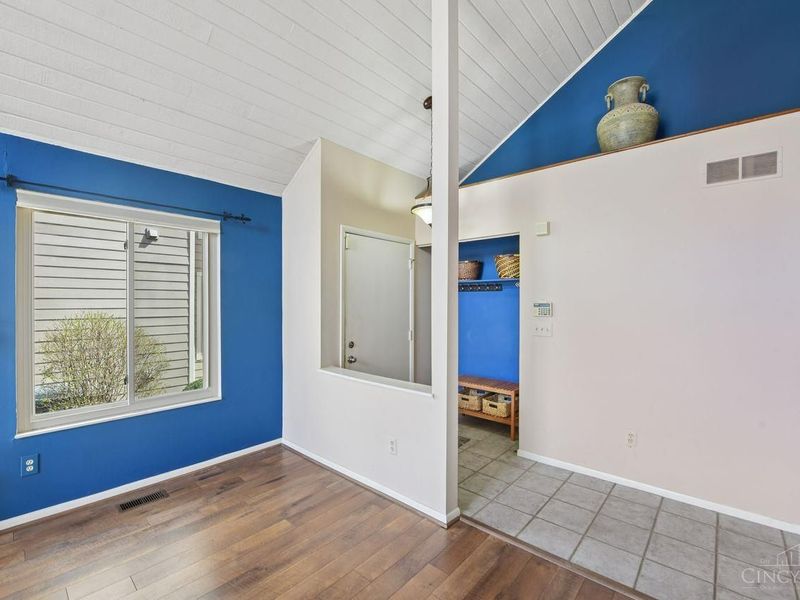 9321 Hunters Creek Drive, Unit 501, Blue Ash, OH 45242 Photo 6