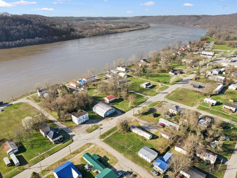 301 W 2nd Street, Manchester, OH 45144 Photo 11