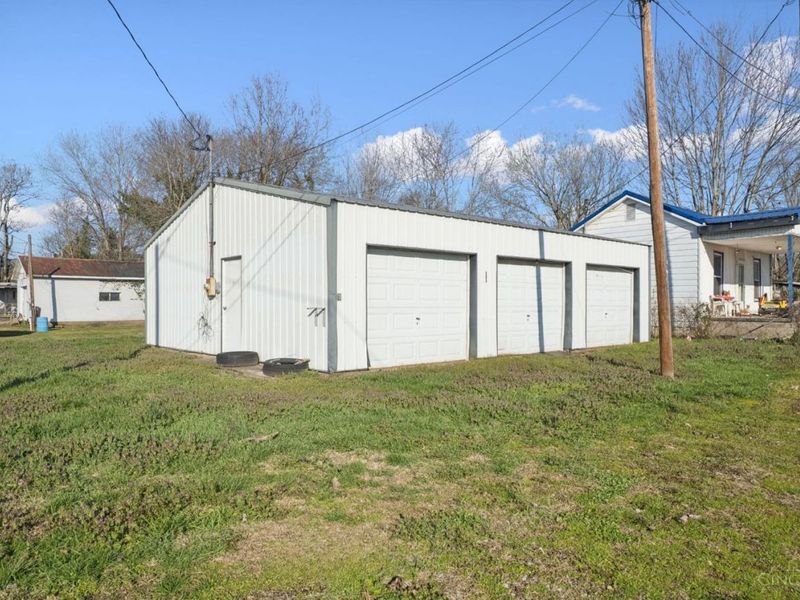 301 W 2nd Street, Manchester, OH 45144 Photo 3