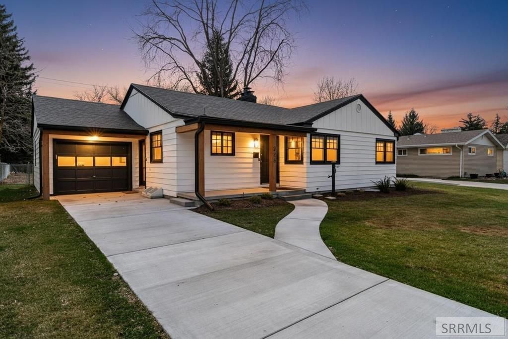 225 Tautphaus Drive, Idaho Falls, ID 83402 Main Photo
