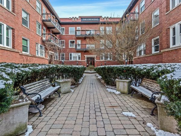 845 W BELLE PLAINE Avenue , Unit 2E, Chicago, IL 60613