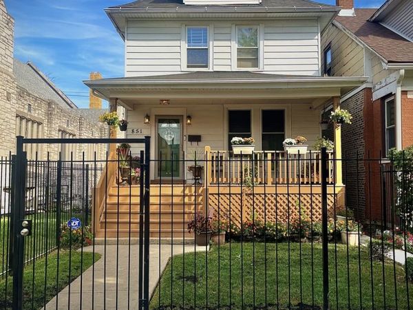 851 N Menard Avenue , Chicago, IL 60651