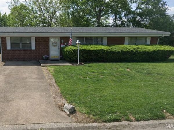 5 Columbus Drive , Belleville, IL 62226