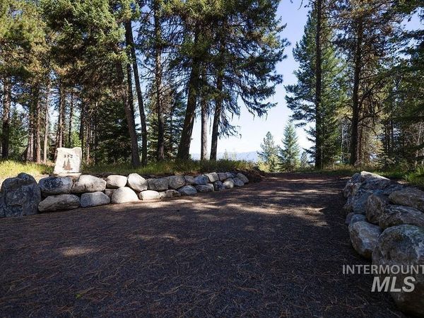 352 Blackhawk Lake Dr, McCall, ID 83638