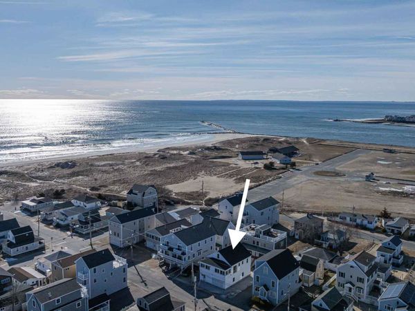 14-16 Dover Avenue, Unit 1, Hampton, NH 03842