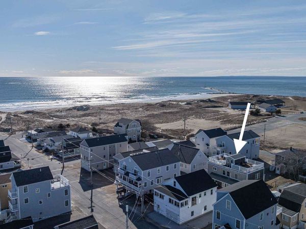 14-16 Dover Avenue, Unit 3, Hampton, NH 03842