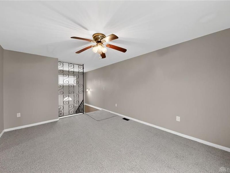 4093 Klepinger Road, Dayton, OH 45416 Photo 9