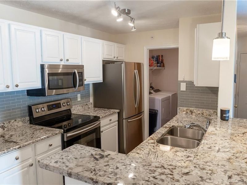 1927 Waterstone Boulevard, Unit 101, Washington Township, OH 45342 Photo 8