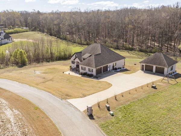 340 GRAND OAKS CV , Savannah, TN 38372