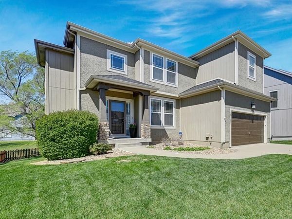 12132 S Redbud Lane, Olathe, KS 66061