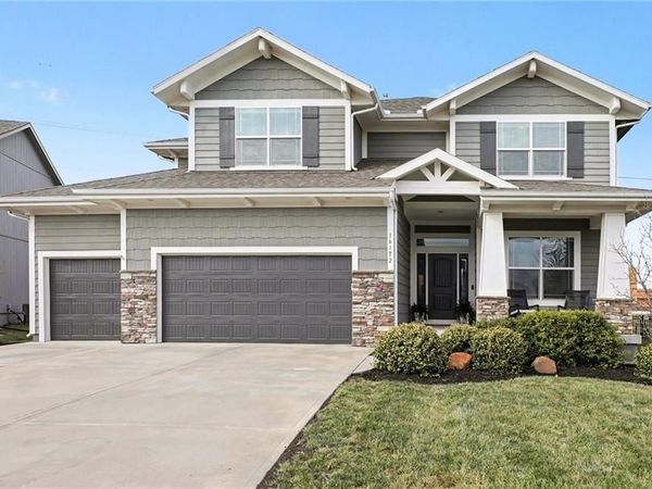 16172 W 163rd Place, Olathe, KS 66062
