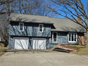 1300 NE 80th Street, Kansas City, MO 64118